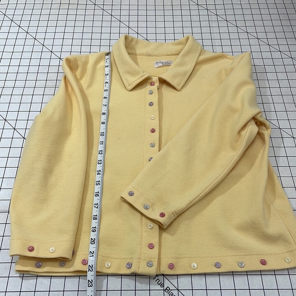 Allison Lane, simple yellow waffle knit cardigan w/snap front, button trimming - Picture 6 of 8